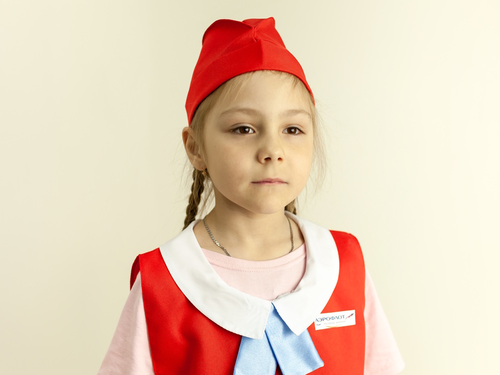 картинка Костюм детский профессия: Стюардесса (жилет + пилотка), МВ от магазина ДетсадЯр