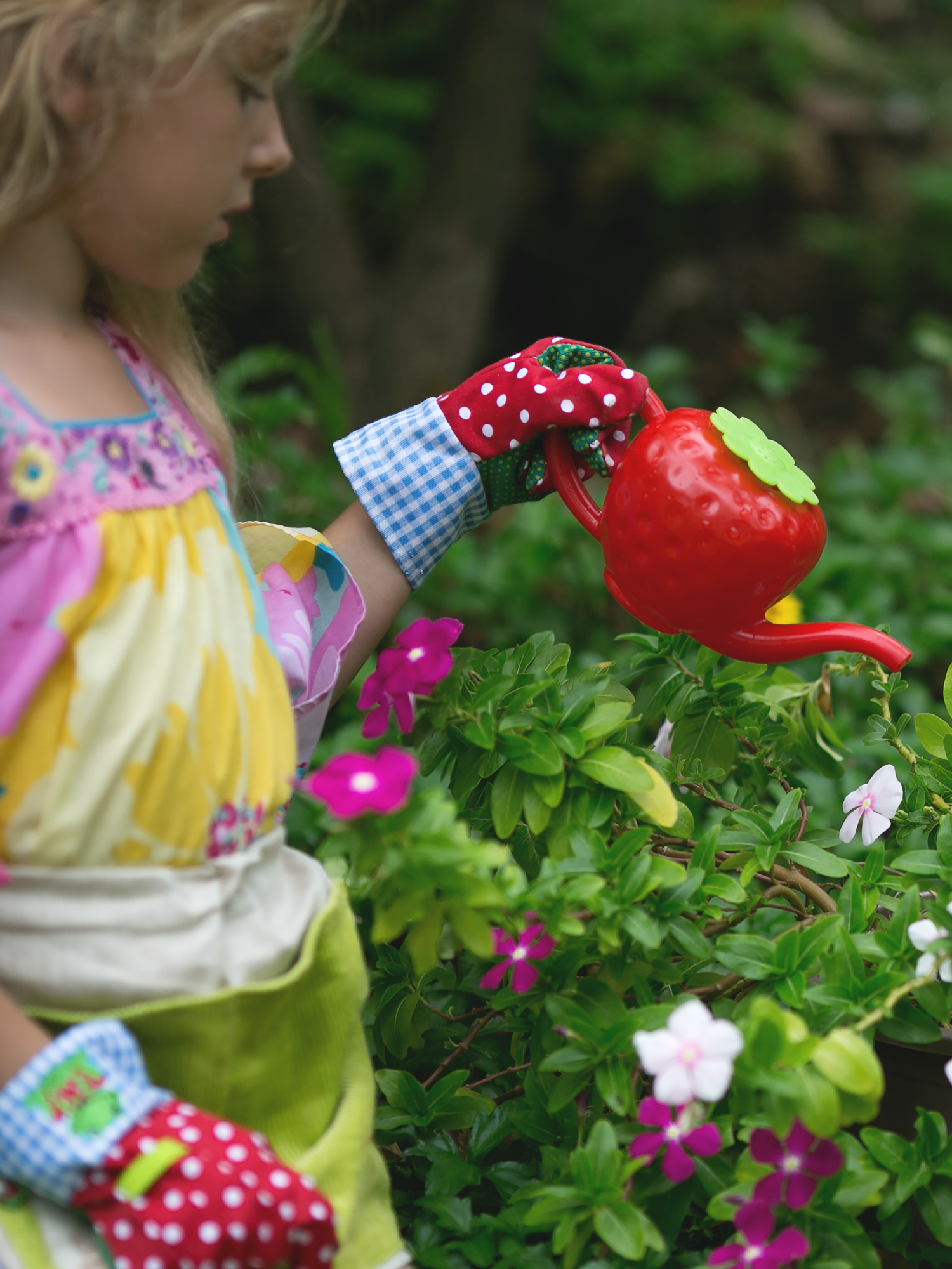 картинка Лейка "Клубника" 0,55л, 4125 от магазина ДетсадЯр