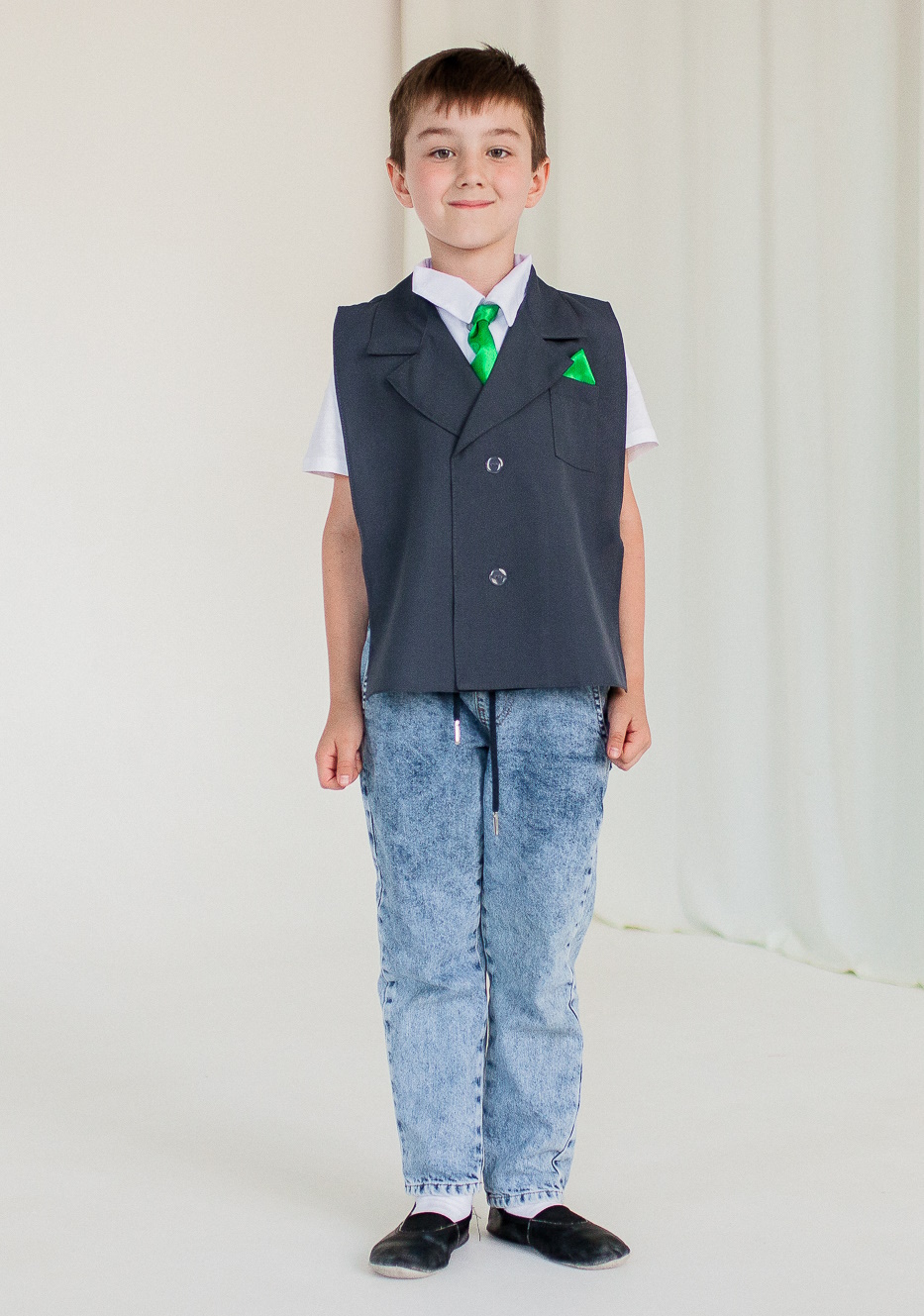 картинка Костюм детский профессия: Менеджер (накидка - имитация пиджака с галстуком и рубашкой), МВ от магазина ДетсадЯр