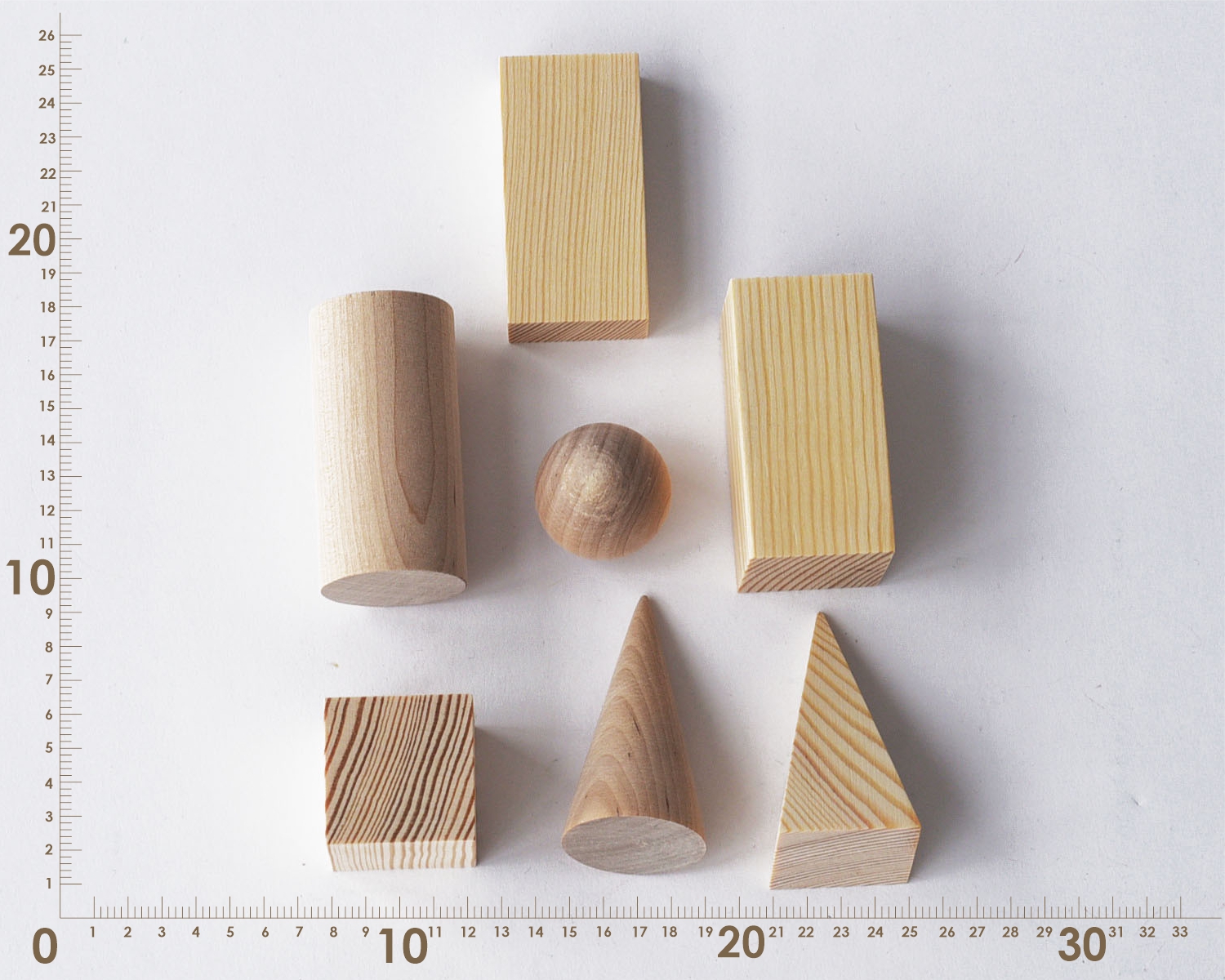картинка Набор Геометрические тела (7 штук) из дерева и карточки с изображениями их проекции в трех плоскостях, ФДИБ,  ДММ-004к от магазина ДетсадЯр