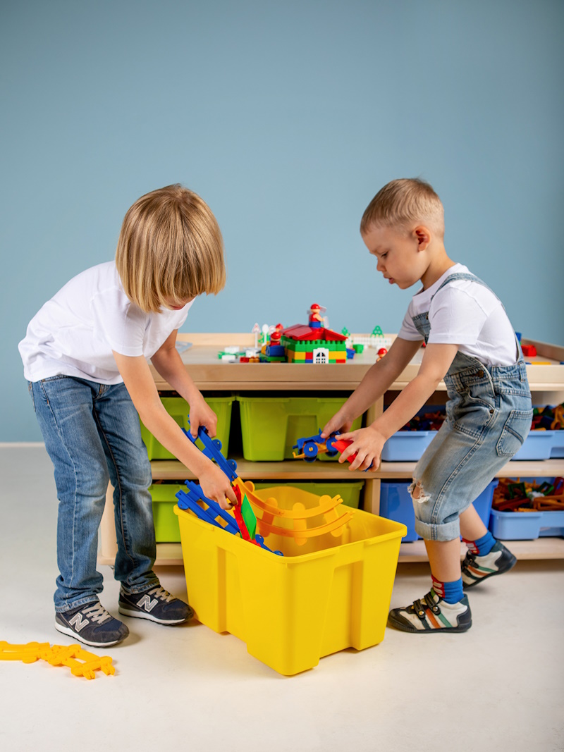 картинка  Контейнер №3, большой, желтый с крышкой, Размер: 440*350*270 мм., система хранения Игротека от магазина ДетсадЯр